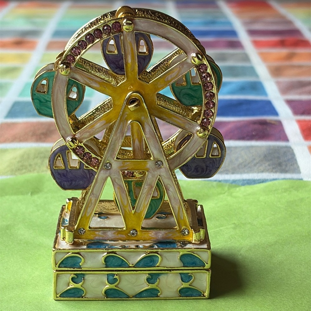 🎡 TCHOTCHKE FERISS WHEEL 🎡  NWT 🎡